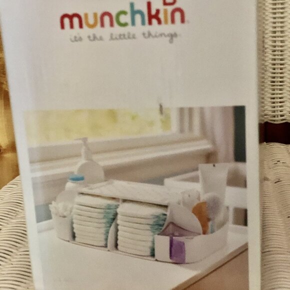 New Munchkin Diaper Change Organizer W16in x H5in x D9in - Picture 9 of 9